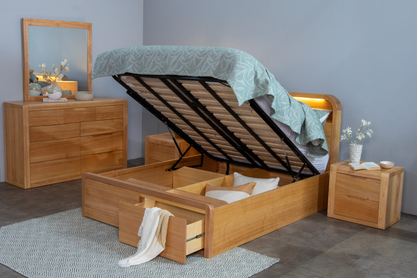 Hamilton Smart Bed with Drawers and Gas Lift